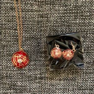 Gold/red silver rhinestone earrings and necklace